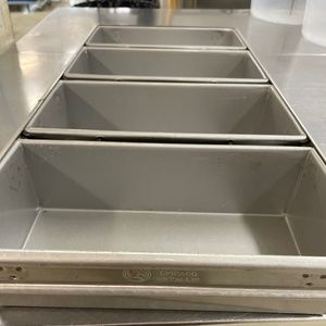 NEW 3x 4-Strap Bread Pan, 9.5" x 4.5" x 2.75"